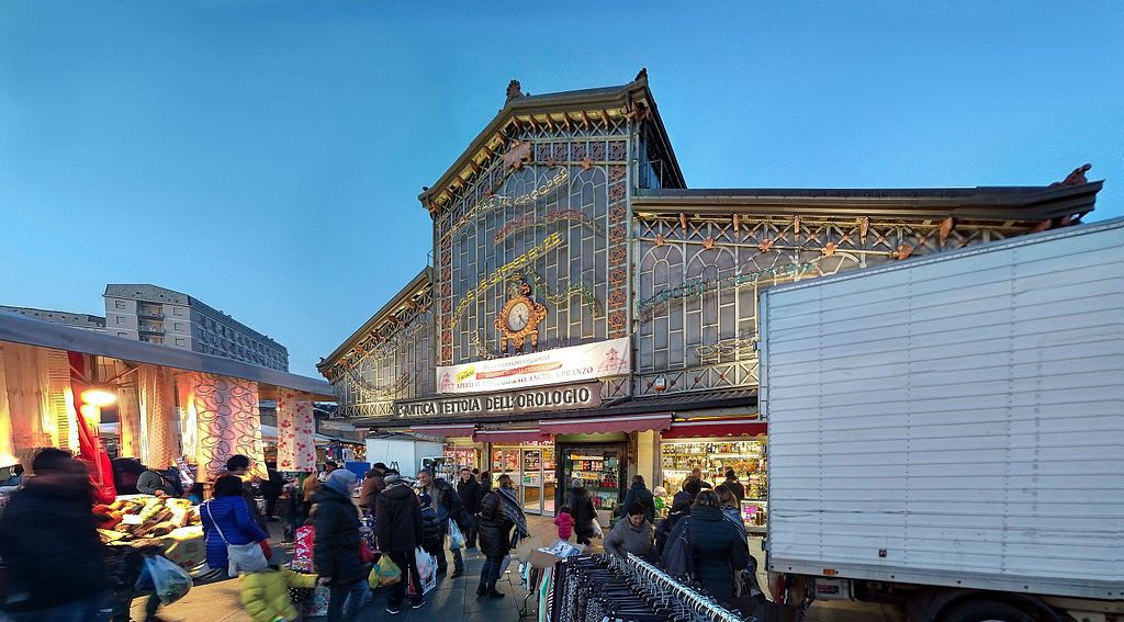Vue_du_marché_de_Porta_Palazzo_à_Turin_(2017)