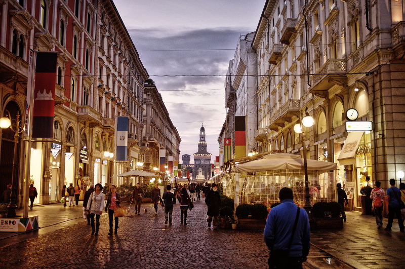 shopping-in-milan-pixa